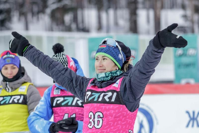 Динара Алимбекова победила в гонке преследования на этапе PARI Кубка России в Тюмени